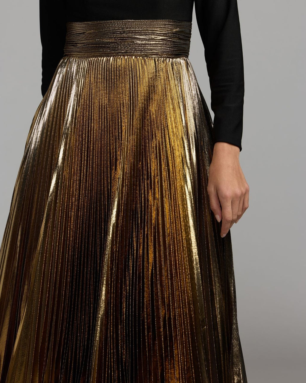 Black Gold Long Sleeve Pleated Midi Dress