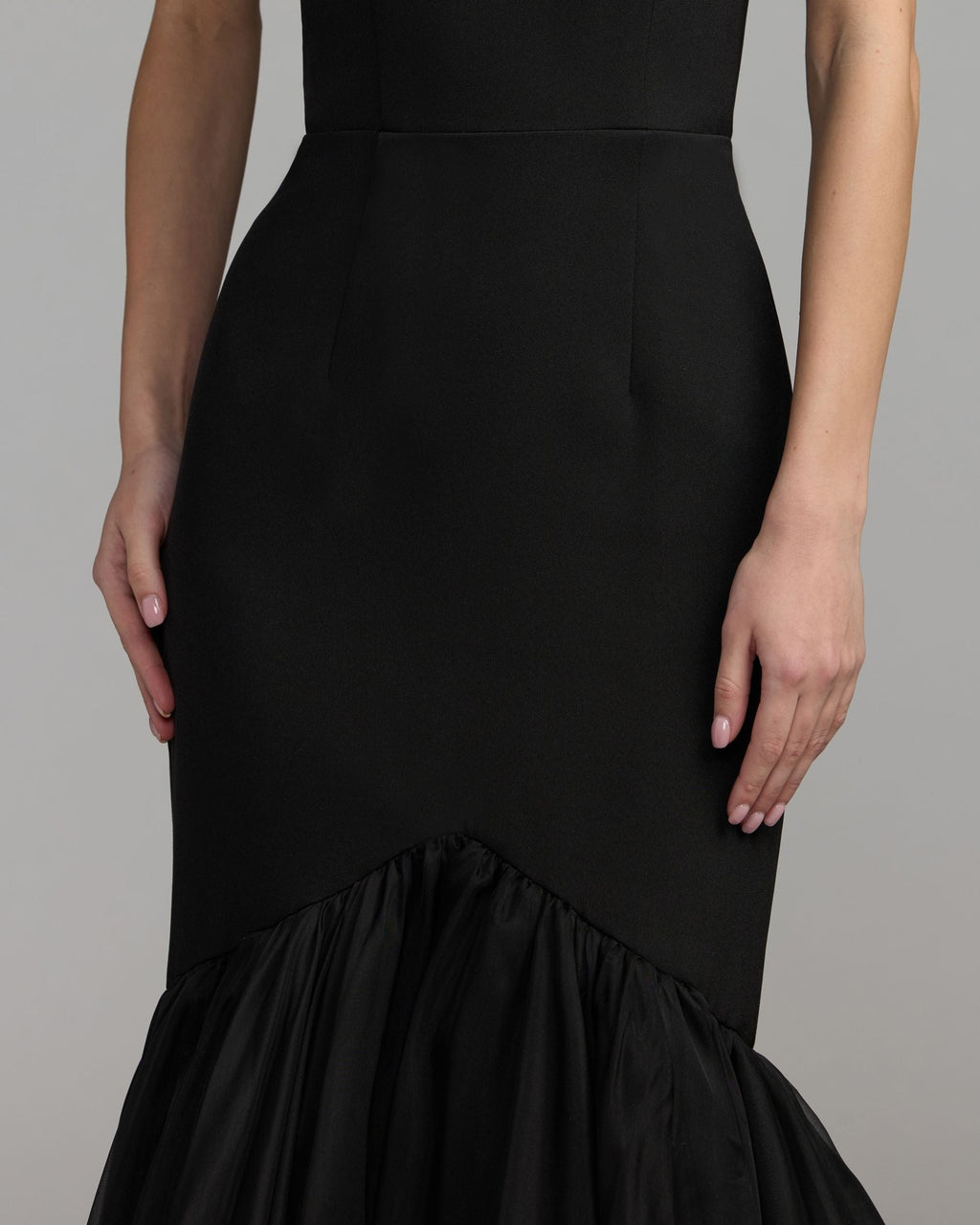 Petite Black Sleeveless Halter Neck Mermaid Gown With Bow
