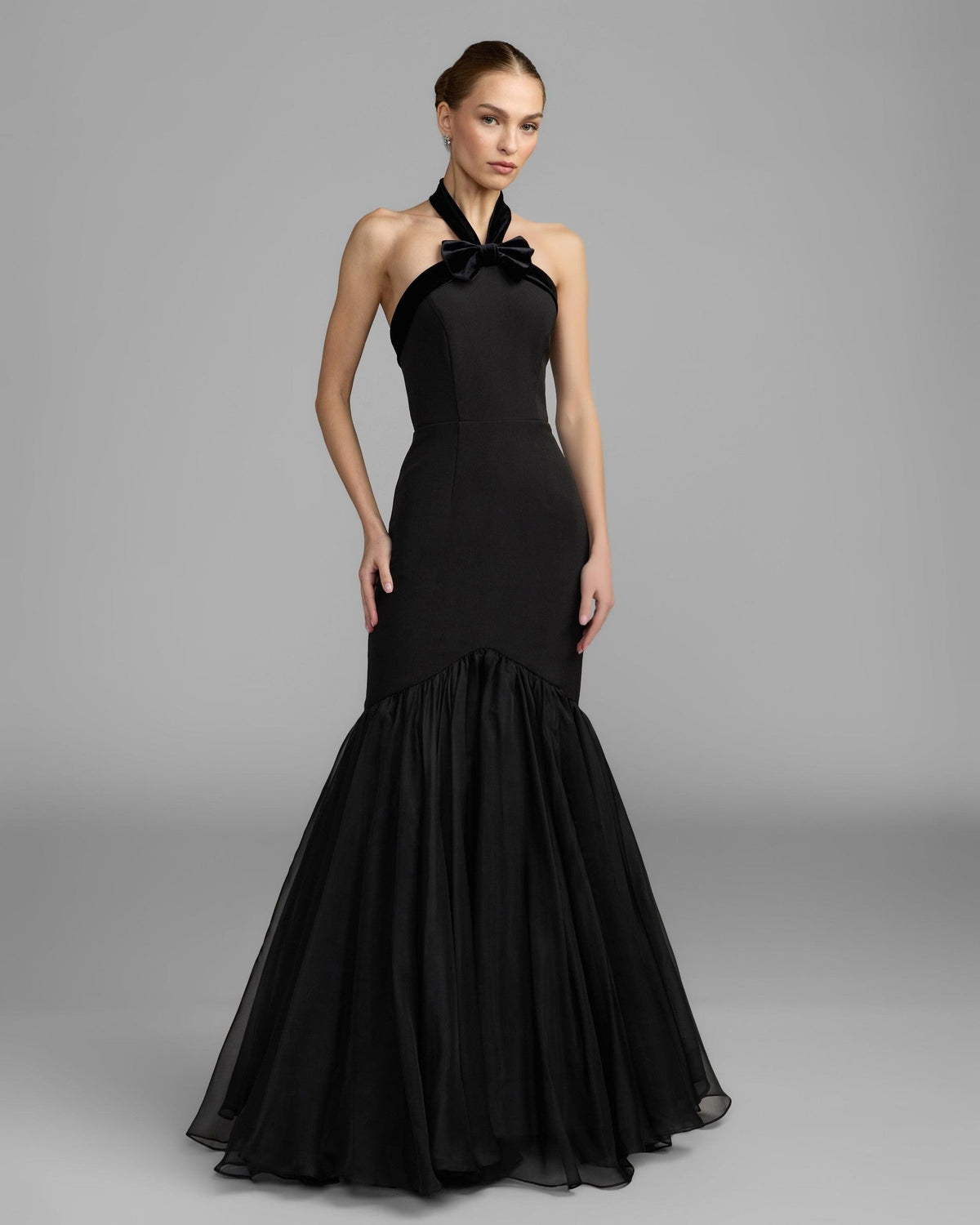 Petite Black Sleeveless Halter Neck Mermaid Gown With Bow