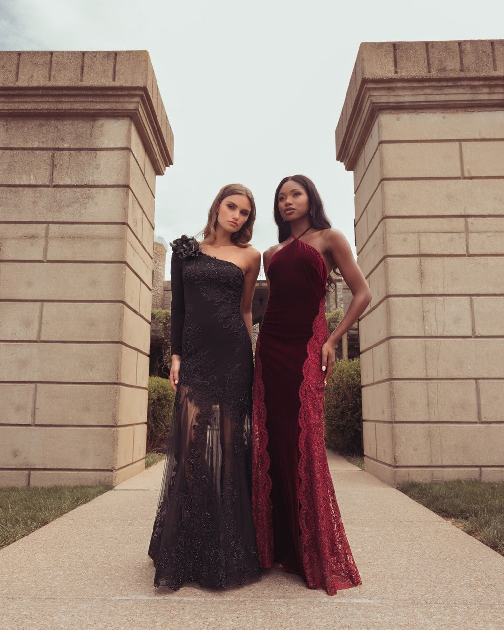 Black 3D Floral One Shoulder Mermaid Gown