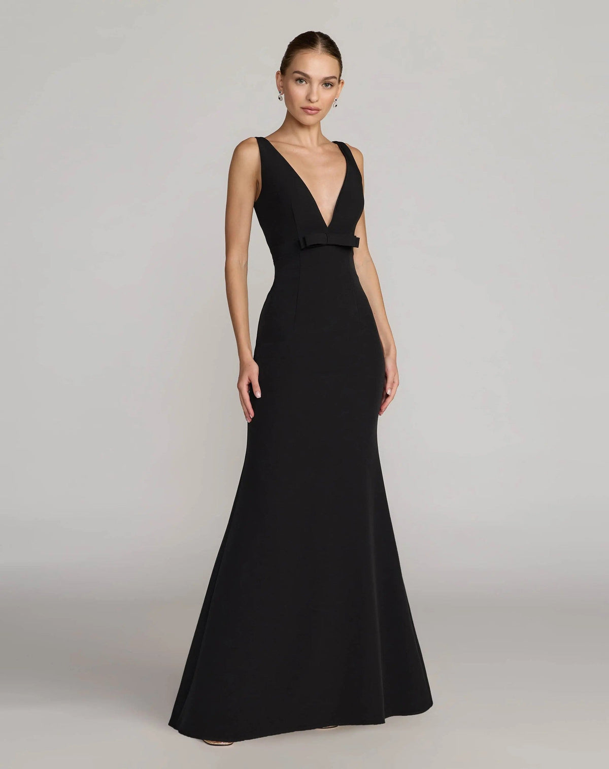 Black Crepe V-Neck Mermaid Gown With Bow