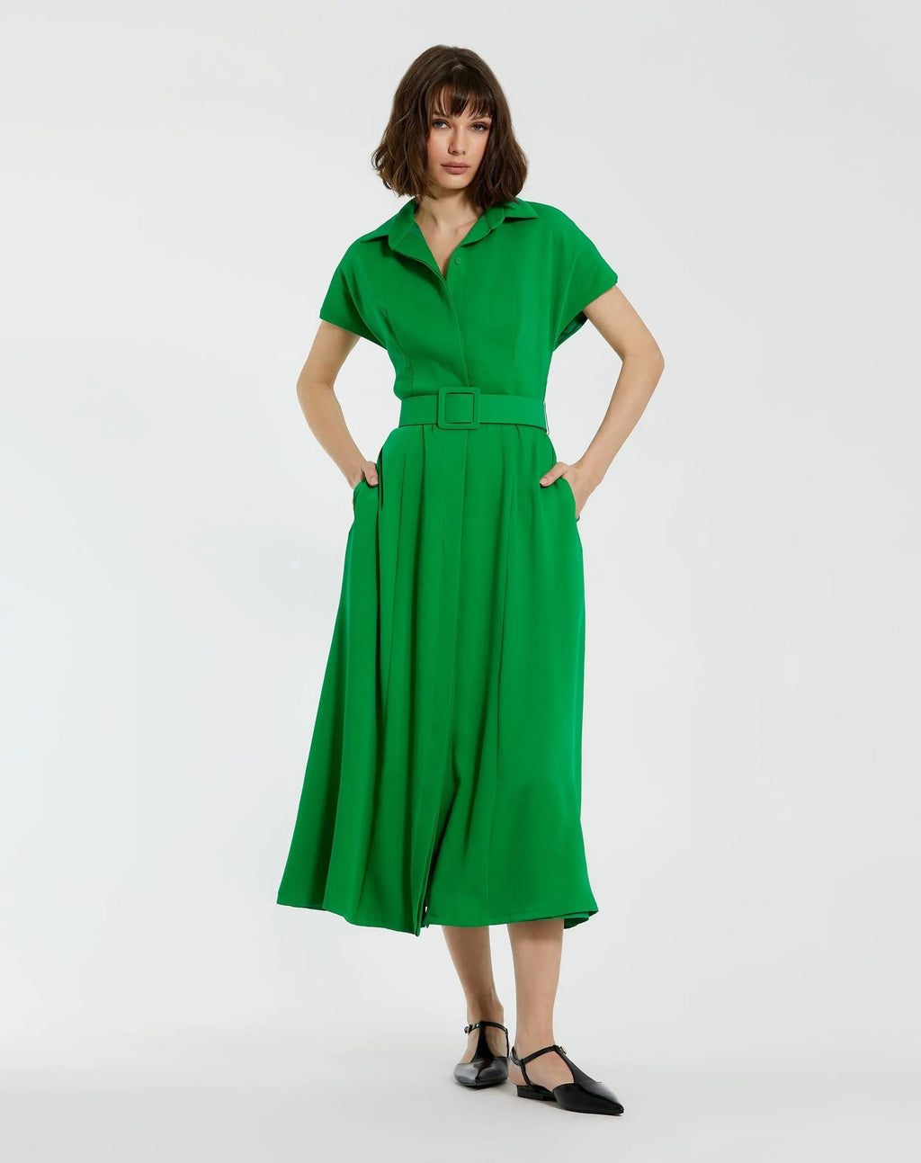 Green Crepe Collared Short Sleeve Midi Dress With Belt
