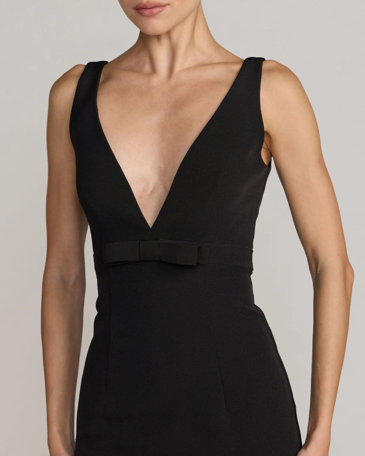 Black Crepe V-Neck Mermaid Gown With Bow