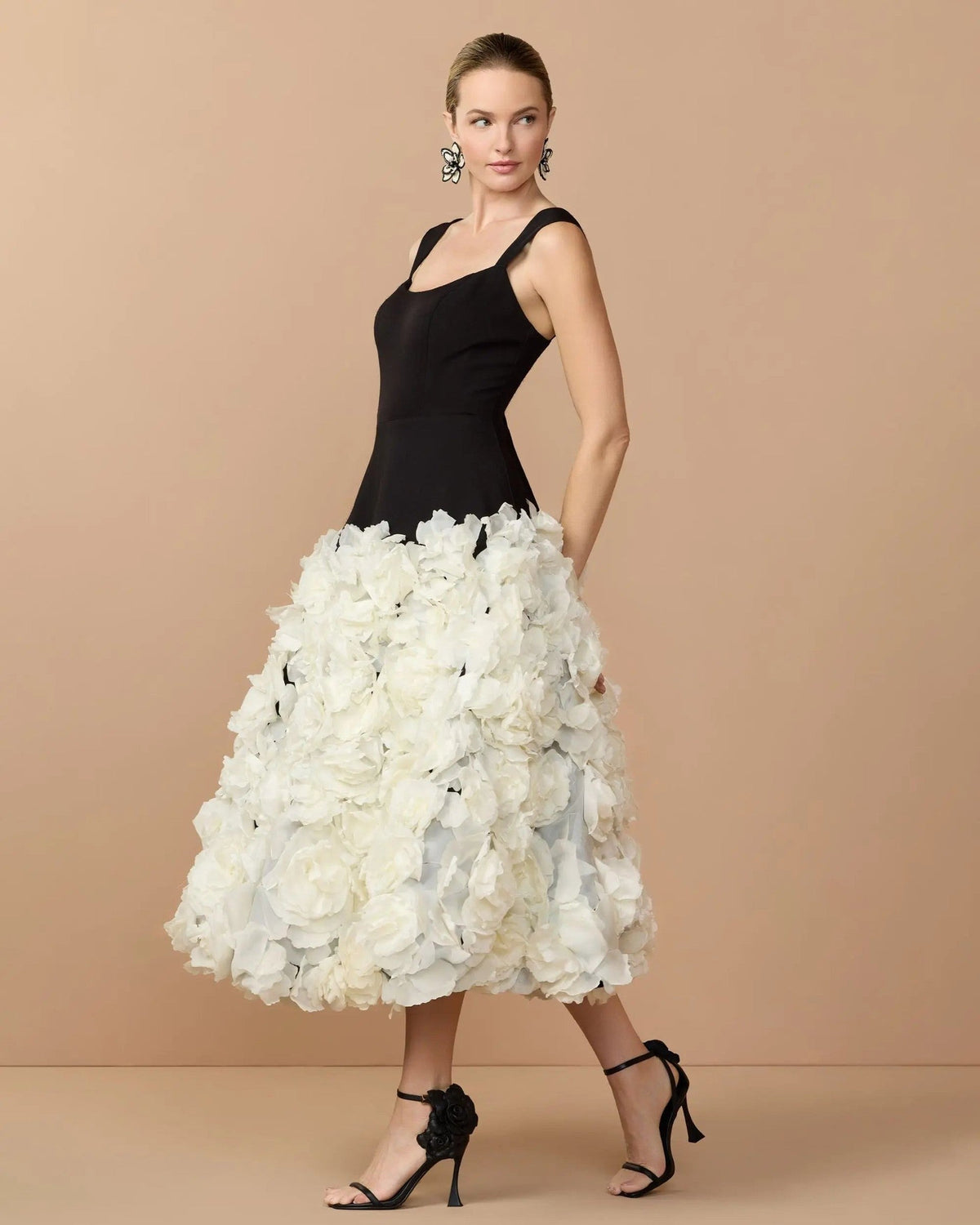 Black Cream Scoop Neck 3D Floral A-Line Midi Dress