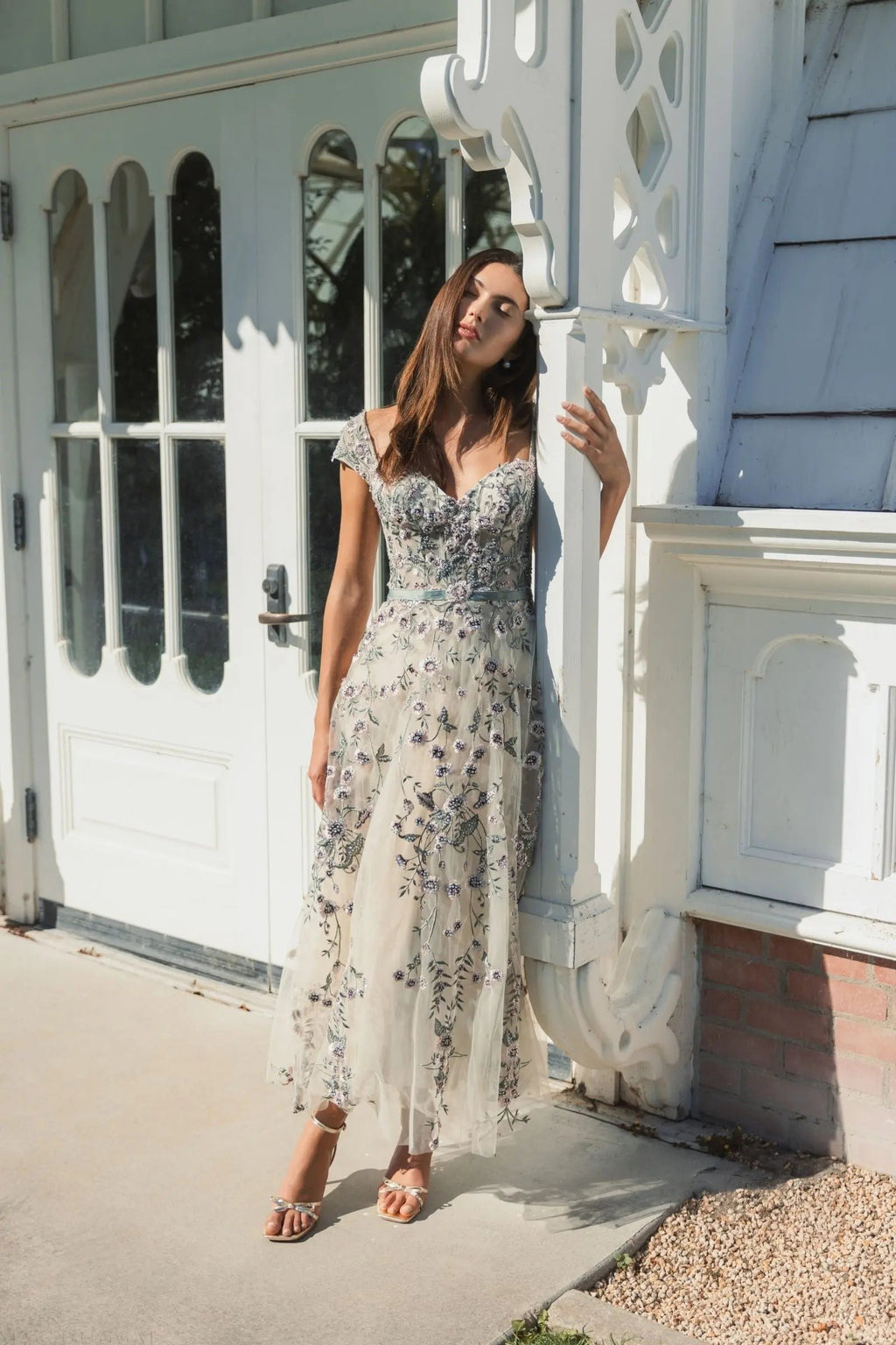 Ivory Floral Embroidered Sweetheart Neckline Midi Dress