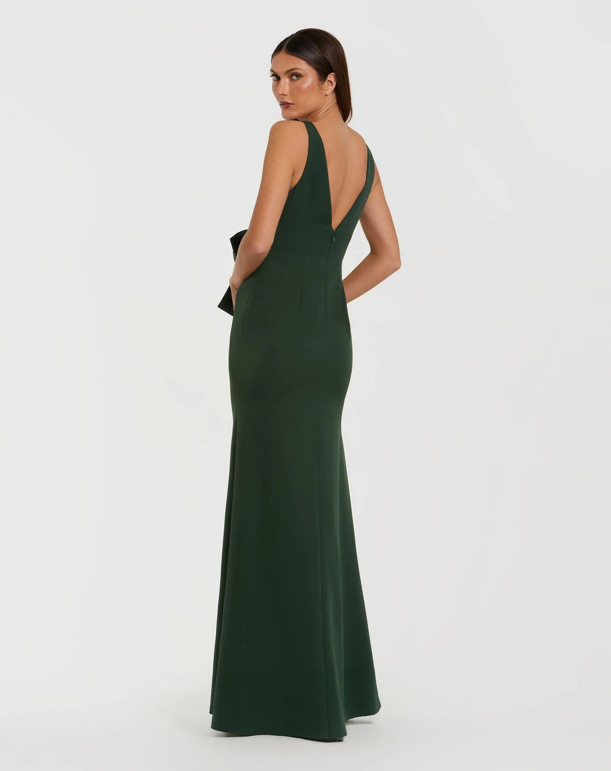 Emerald Sleeveless V-Neck Crepe Gown with Bow