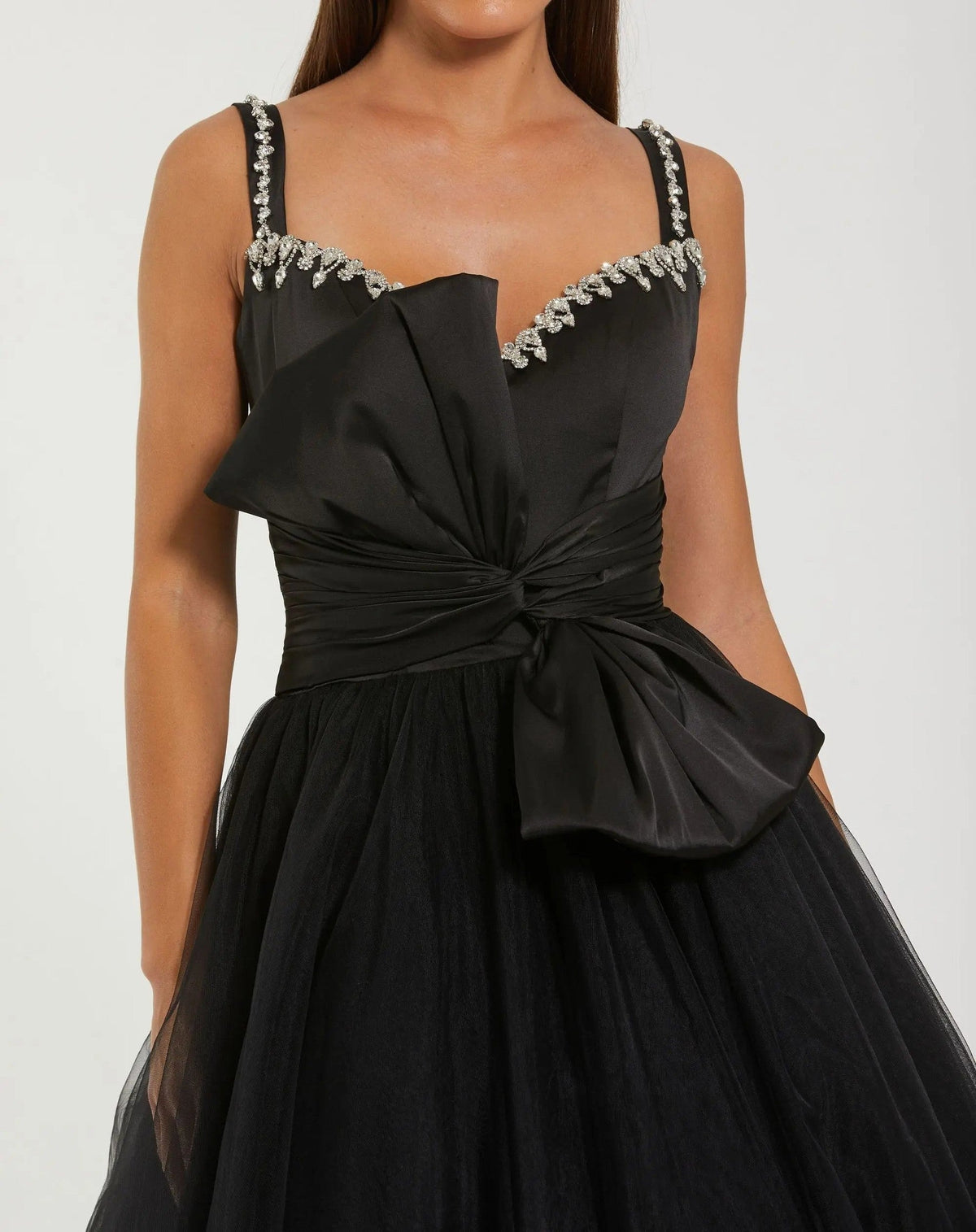 Black Sleeveless Sweetheart Neck Tulle Ball Gown With Bow
